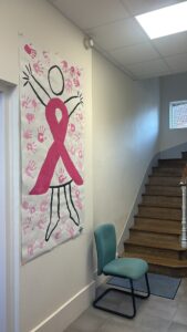 Lire la suite à propos de l’article 🩷 [OCTOBRE ROSE] • FRESQUE COLLECTIVE